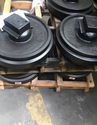 Колесо направляющее Case CX210/240B KRA1767, KRA14070